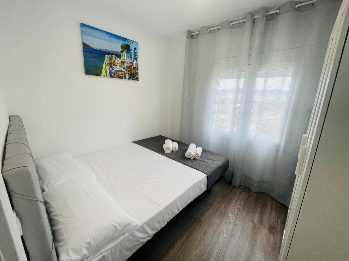 Barca 5 New Beach Apartment Сан-Адріа-де-Бесос Екстер'єр фото
