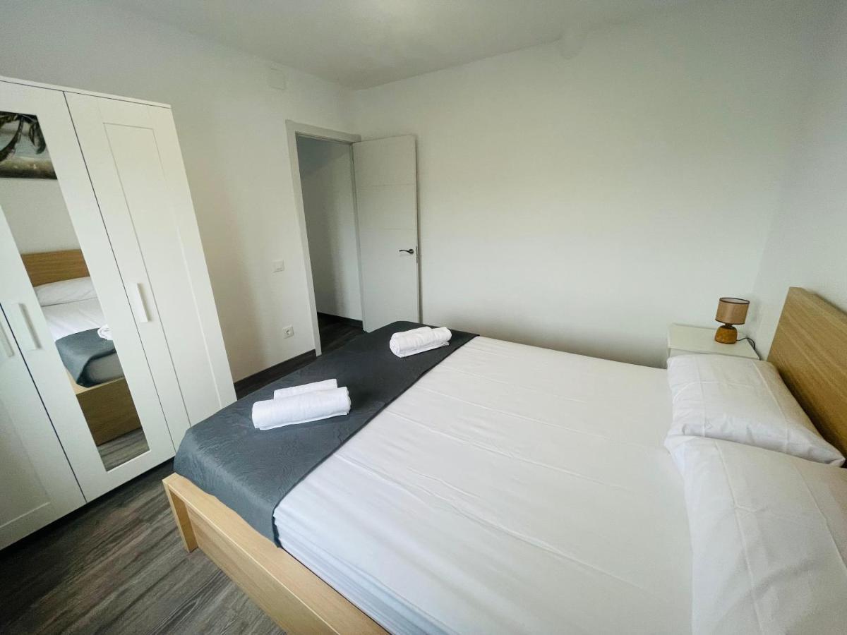 Barca 5 New Beach Apartment Сан-Адріа-де-Бесос Екстер'єр фото