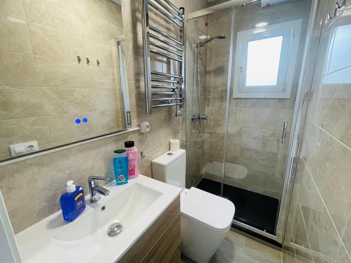 Barca 5 New Beach Apartment Сан-Адріа-де-Бесос Екстер'єр фото