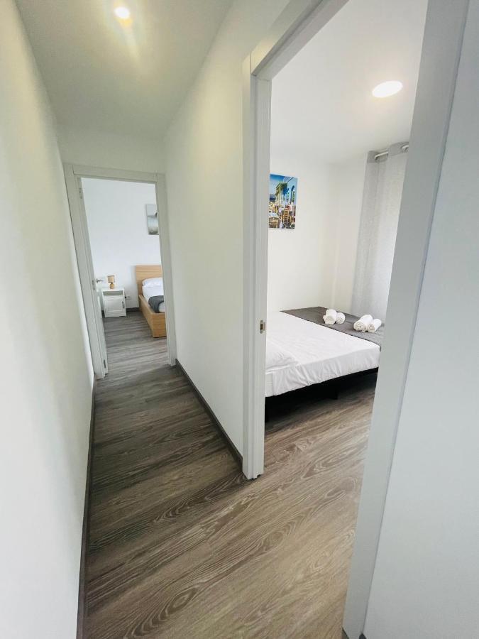 Barca 5 New Beach Apartment Сан-Адріа-де-Бесос Екстер'єр фото